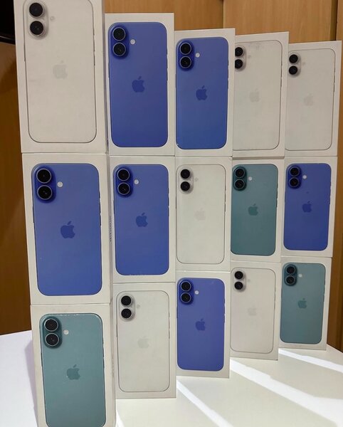 iPhone 16 Simple