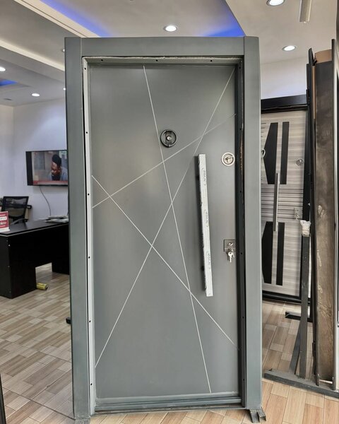 Hard door