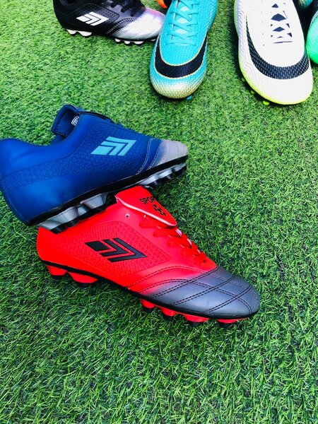 Kids soccer boots