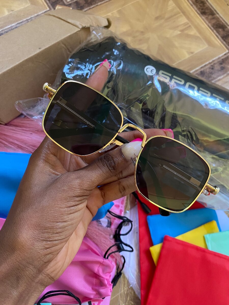 Lunettes de soleil carrées tendance
