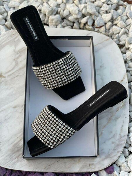 Ladies slippers