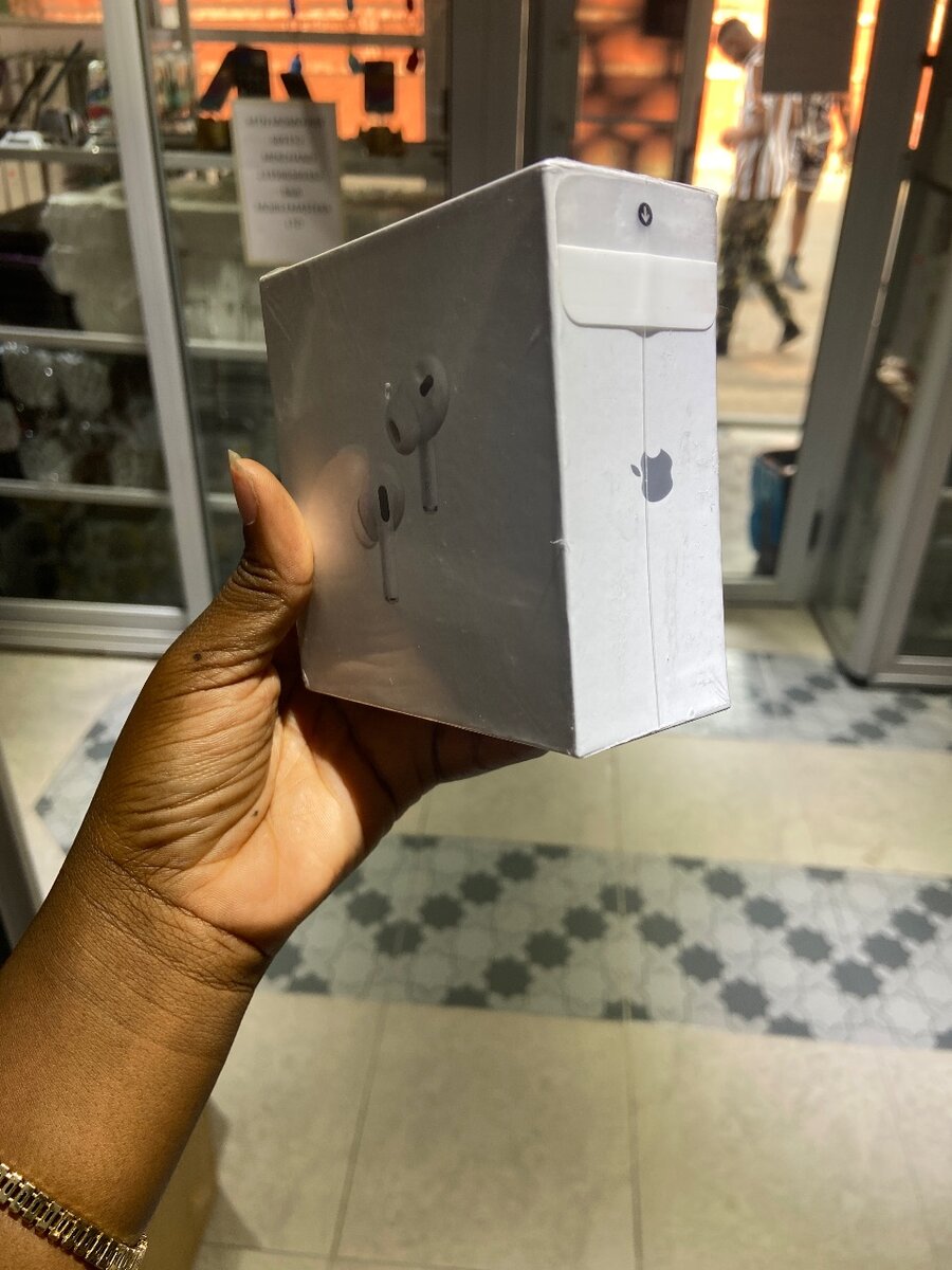 AirPods