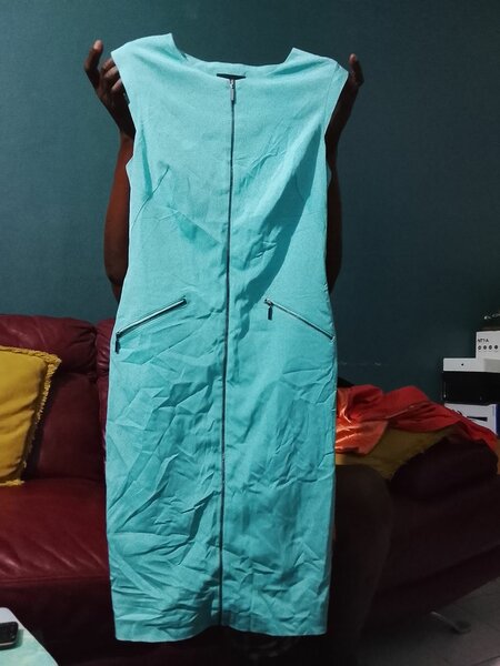 Robe élégante noire et bleue