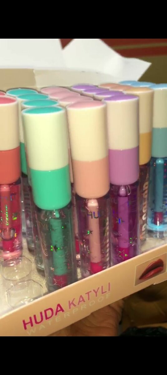 Gloss à lèvres brillant et coloré