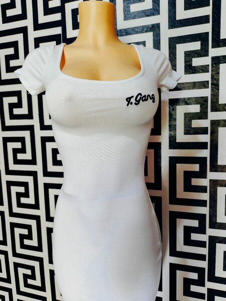 Robe moulante blanche élégante