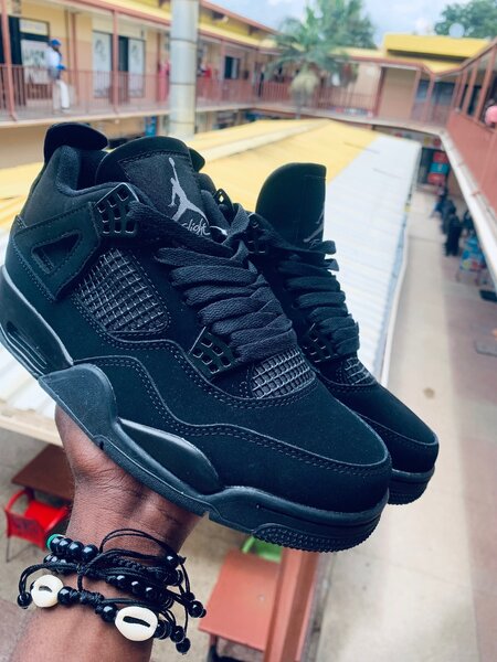 Jordan Retro 4