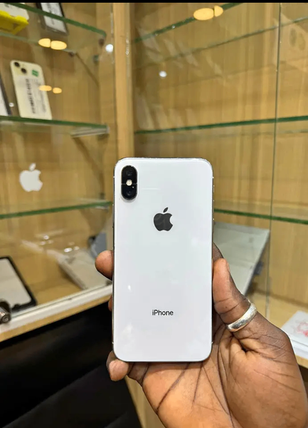 iPhone X 64Go - Débloqué