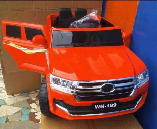 Voiture électrique et télécommandée de 0 a 6 ans