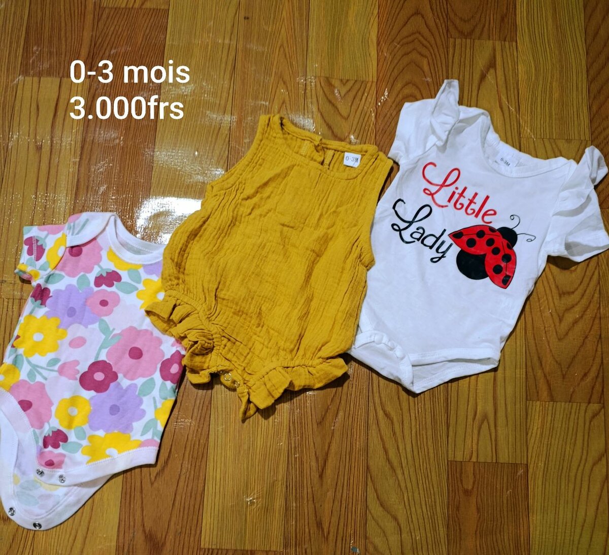 Lot de body bébé fille