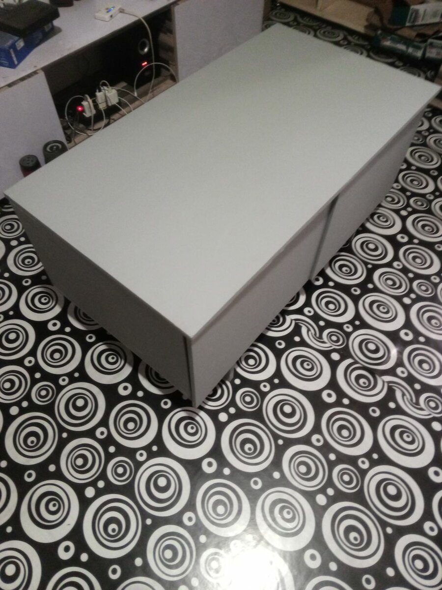 Floating cabinet