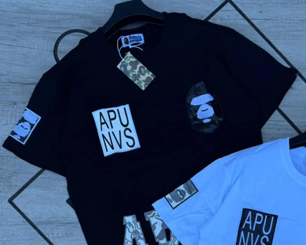 T-shirt black