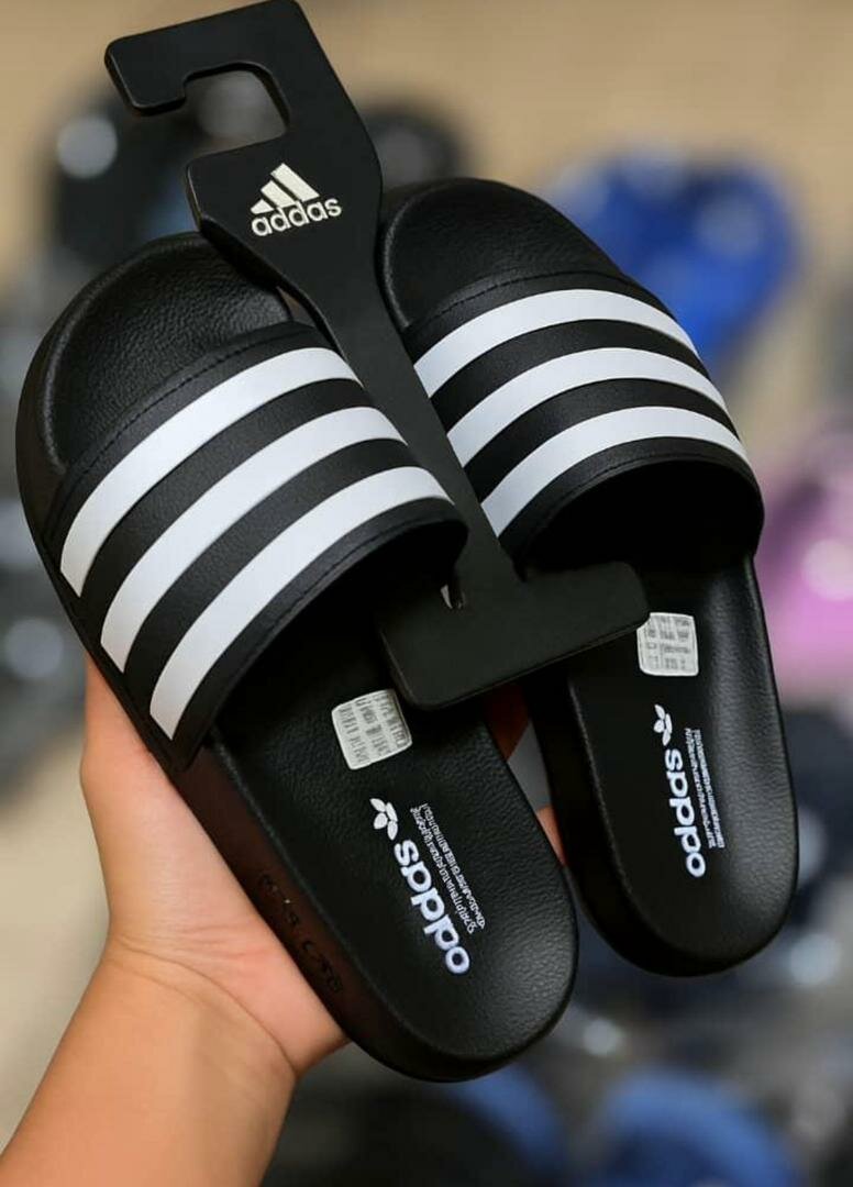 Tongs de piscine confortables