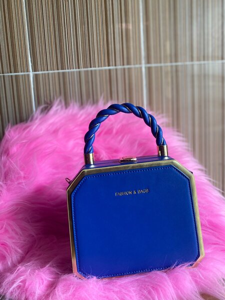 CLUTCH BAG