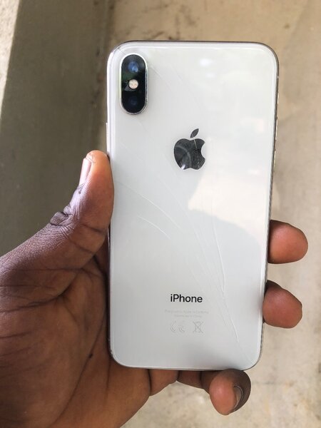 iPhone X sans id 64giga
