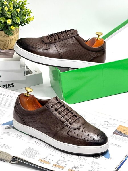 LACOSTE COFFEE AND WHITE