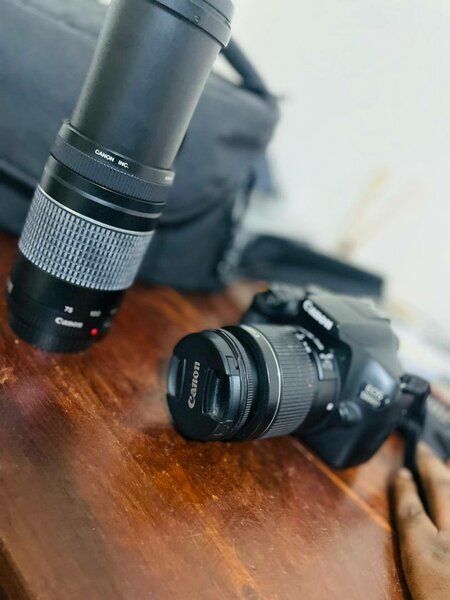 Canon camera D1300