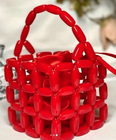 Leti bags red