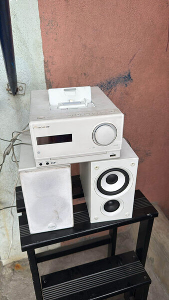 Mini chaîne Hi-Fi avec dock iPod