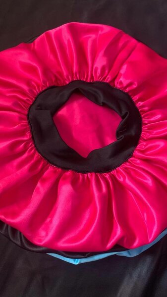 Bonnet with band