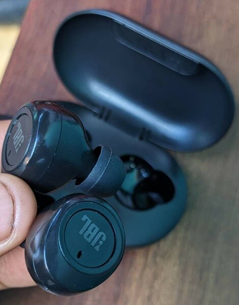JBL earpods