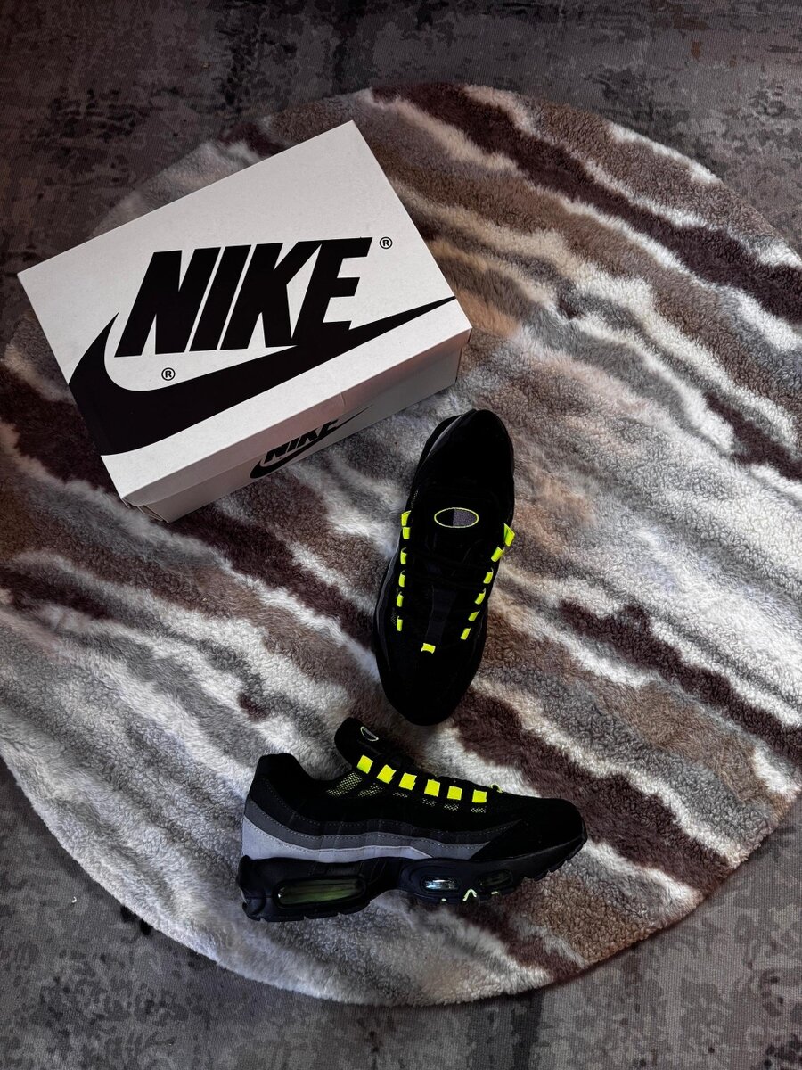 Nike Air Max 95 Sneakers
