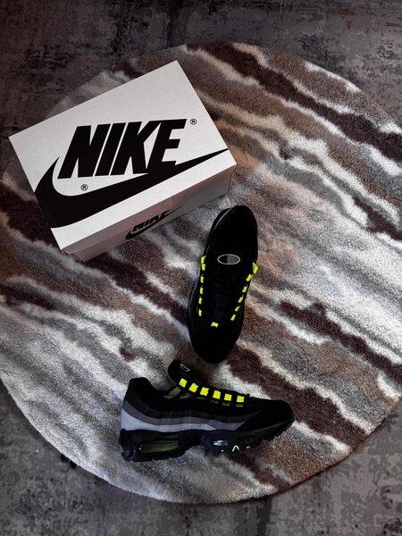 Nike Air Max 95 Sneakers