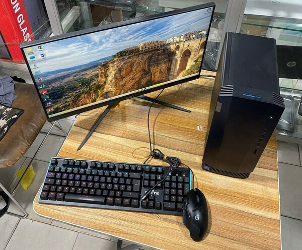 PC de Bureau Lenovo Puissant