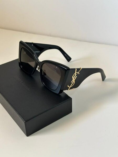 Lunettes de soleil YSL grand