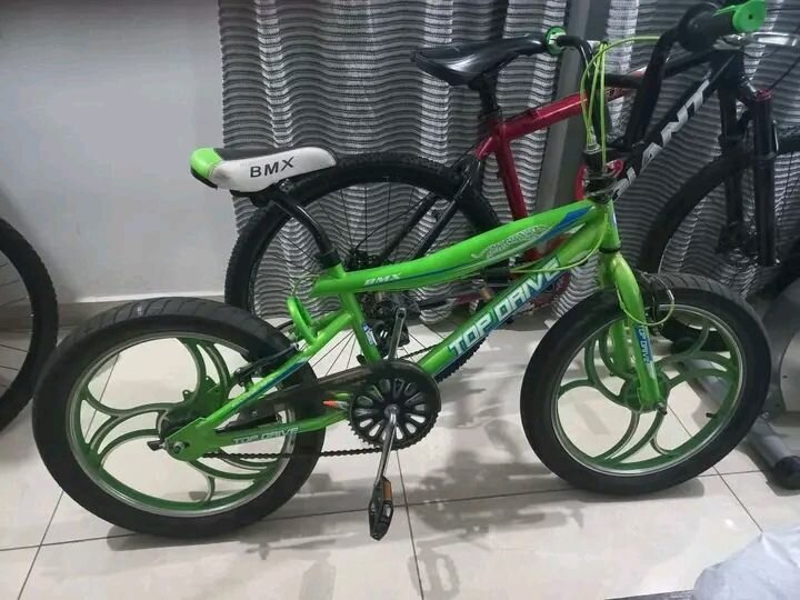 Vélo BMX Vert Top Dawg