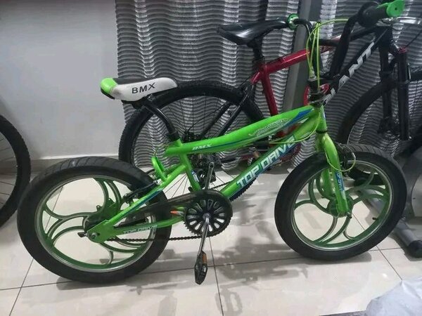 Vélo BMX Vert Top Dawg