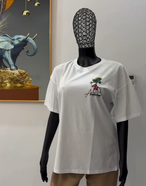 T-shirt white