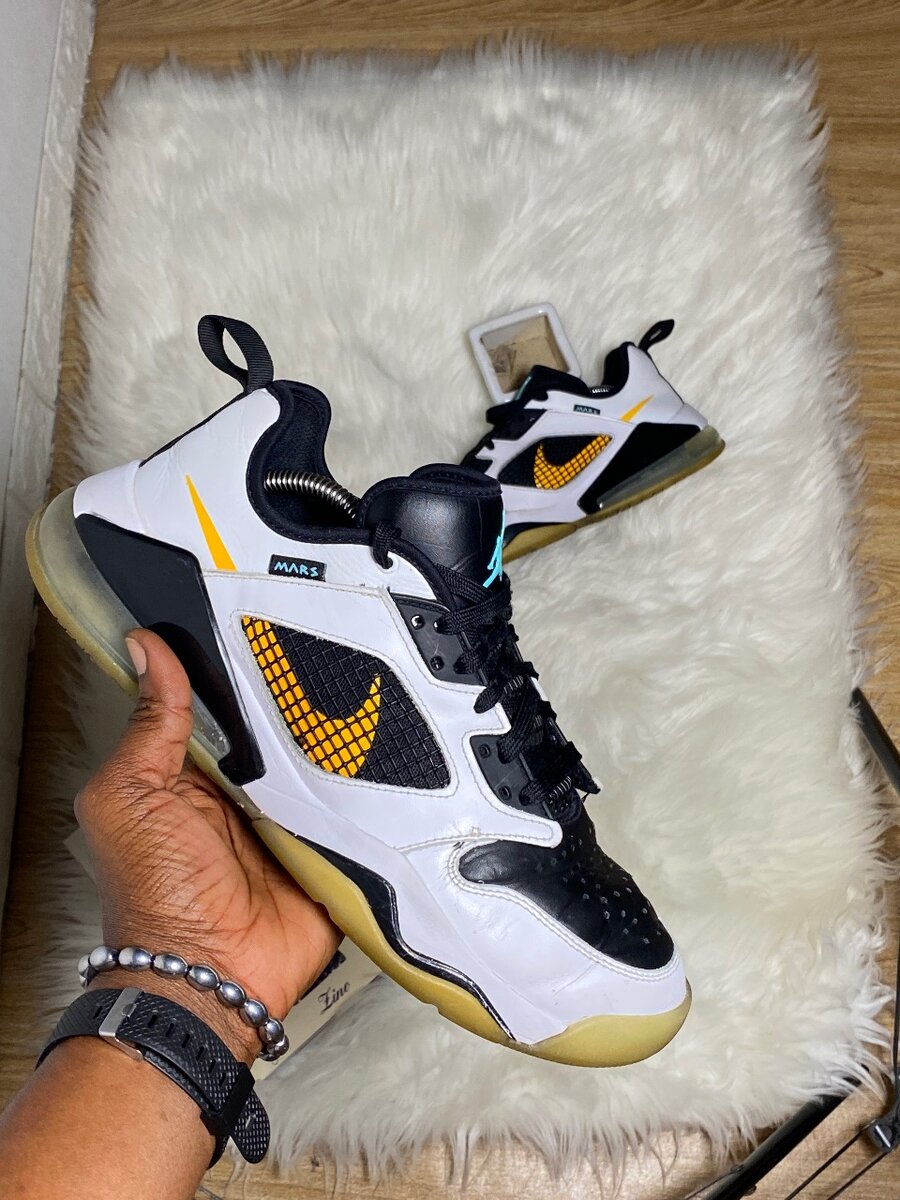 Nike 270