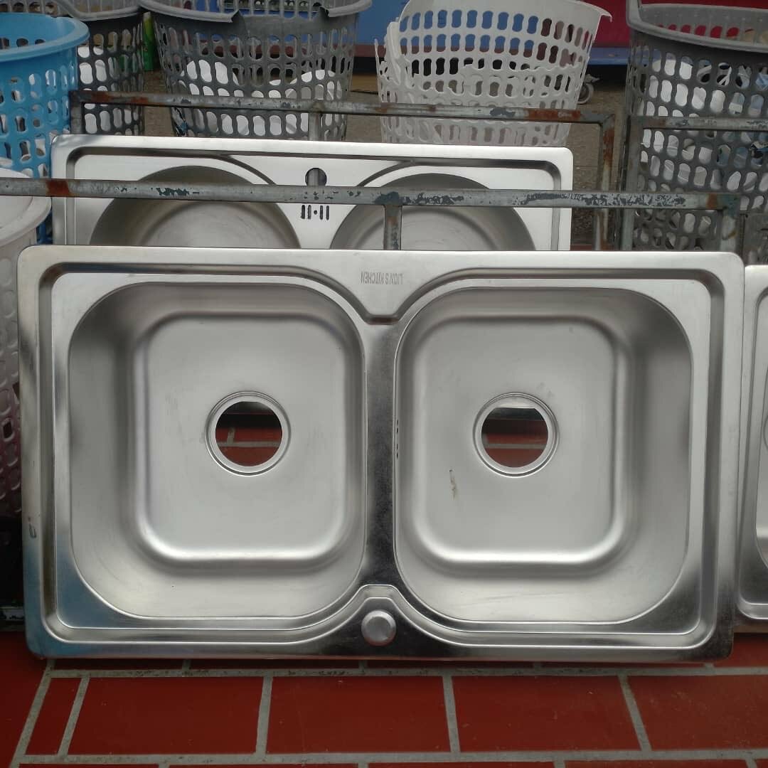 DOUBLE ARMLESS SINK