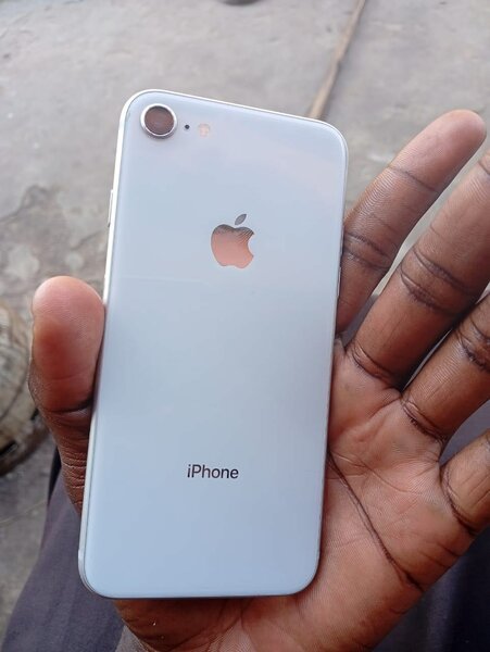 iPhone 8 simple