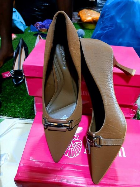 Ladies shoe