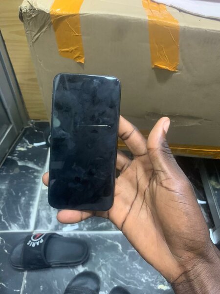 iPhone 11 Pro tout passe propre 160.000