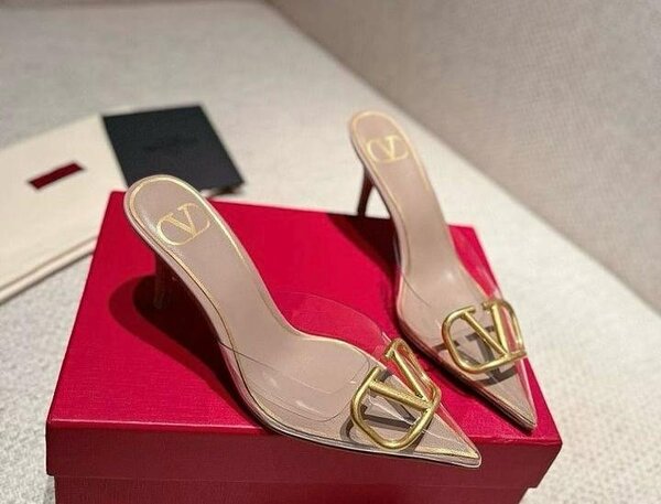Ladies heel