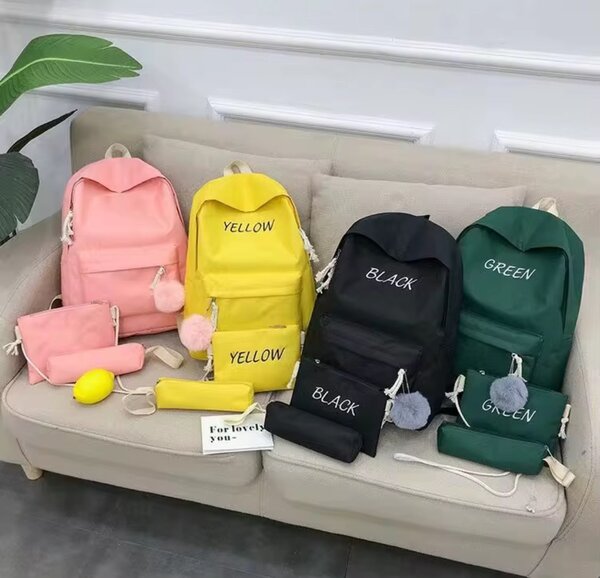 Sac à dos tendance avec accessoires