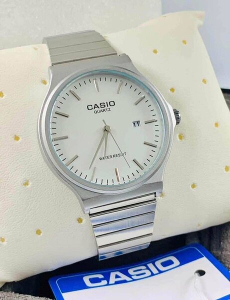Montre casio mixte avec le coffret