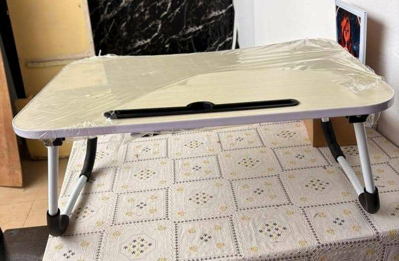 Table de chambre multifonction