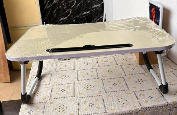 Table de chambre multifonction