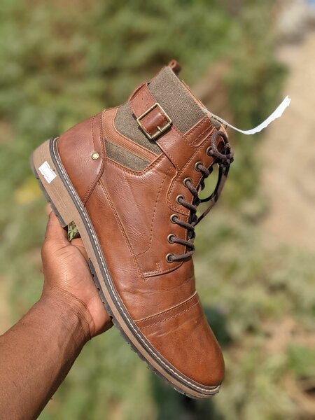 Leather boot