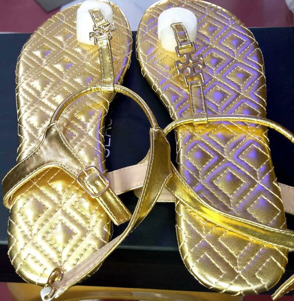 Flat sandals