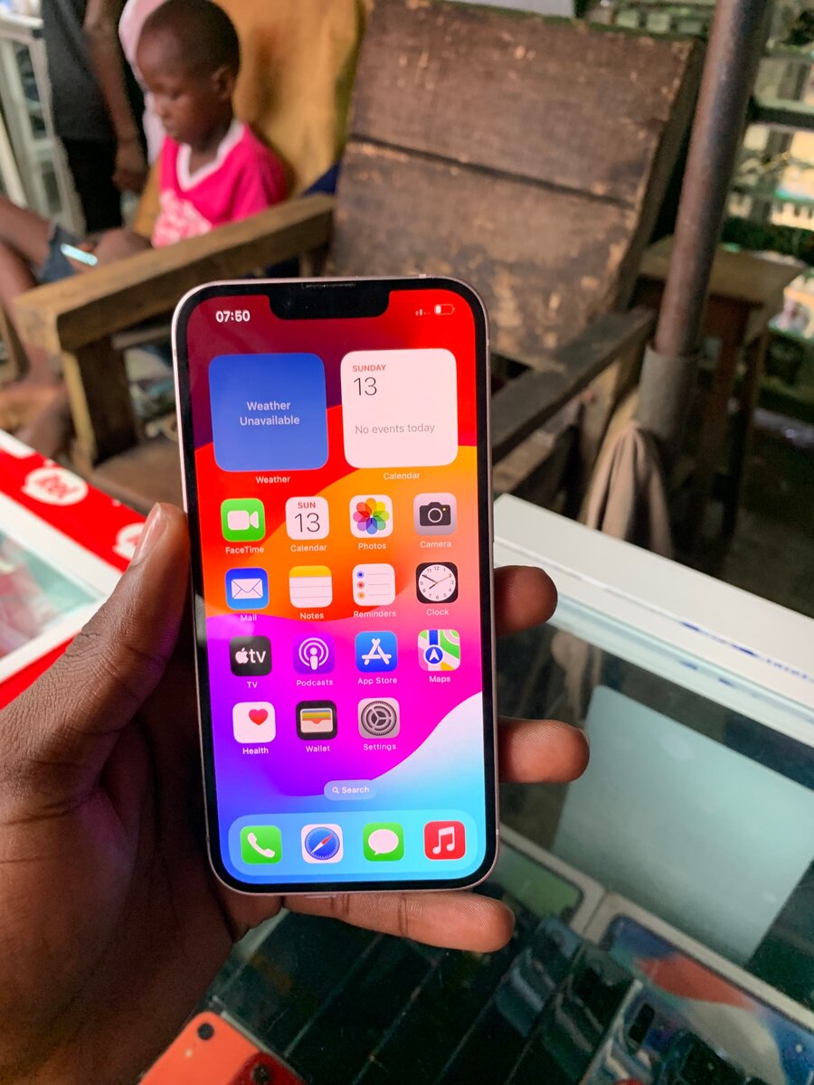 iPhone 13 simple rose