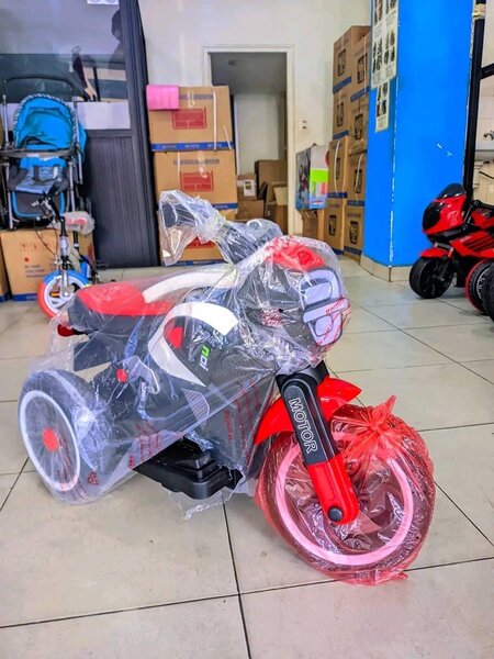 Moto électrique pour enfants, parent cest bientôt les fête
