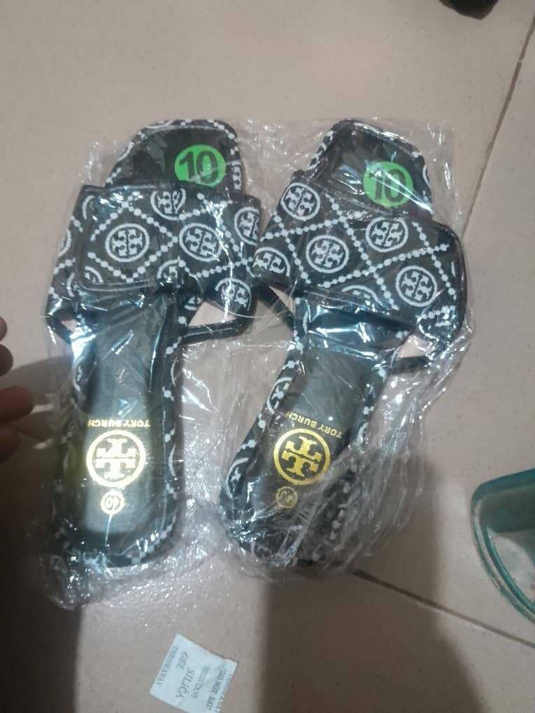 Ladies slippers