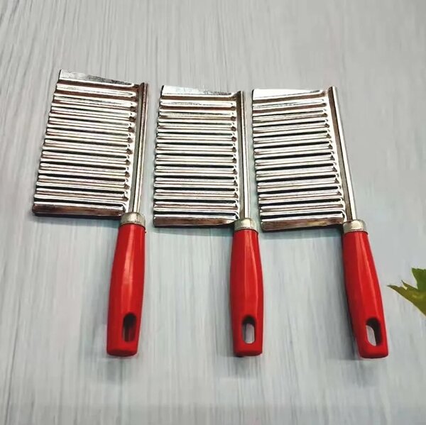 Crinkle cutter