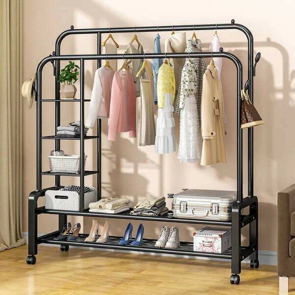 Porte-vêtements sur roulettes