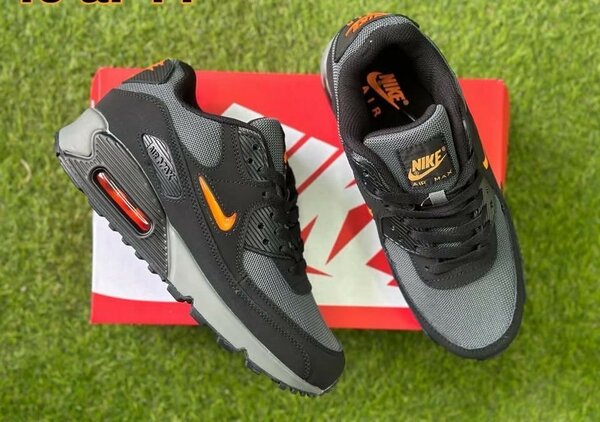 NIKE AIRMAX