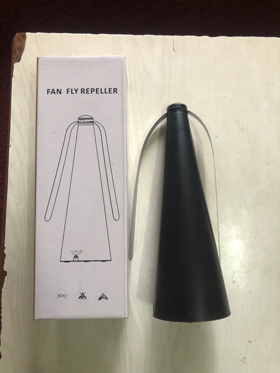 Tabletop chemical free fan fly repeller